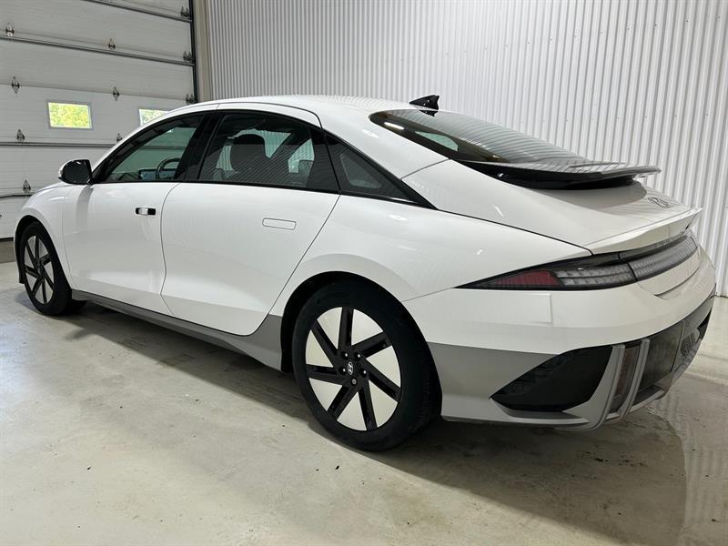 2023 Hyundai Ioniq - Image 8