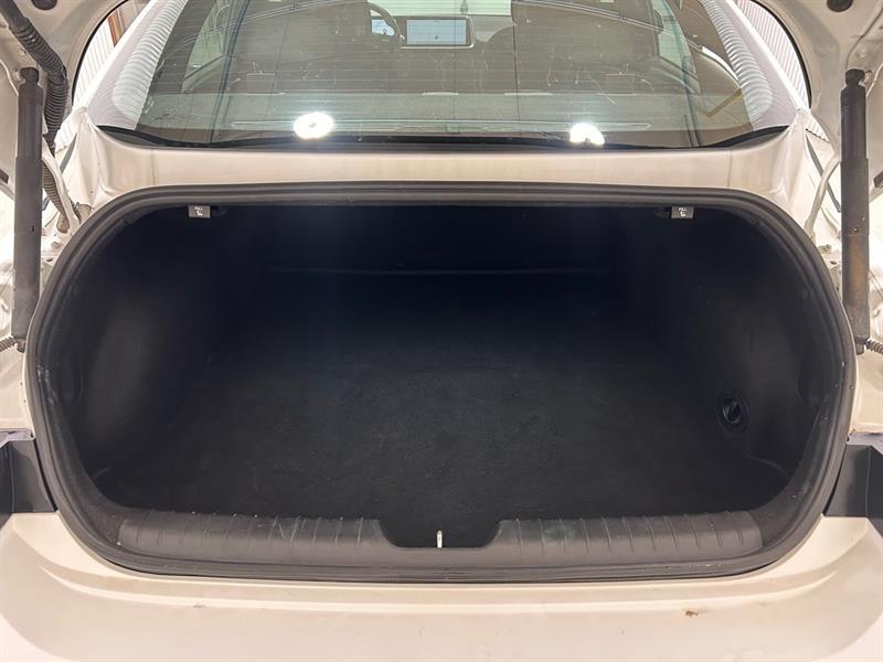 2023 Hyundai Ioniq - Image 14