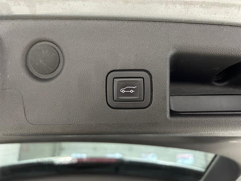 2023 Chevrolet Equinox - Image 17