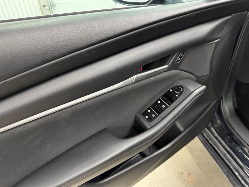 2024 Mazda Mazda3 - Image 9