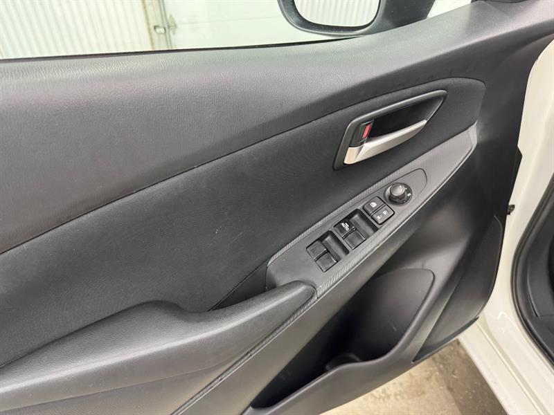 2020 Toyota Yaris - Image 11