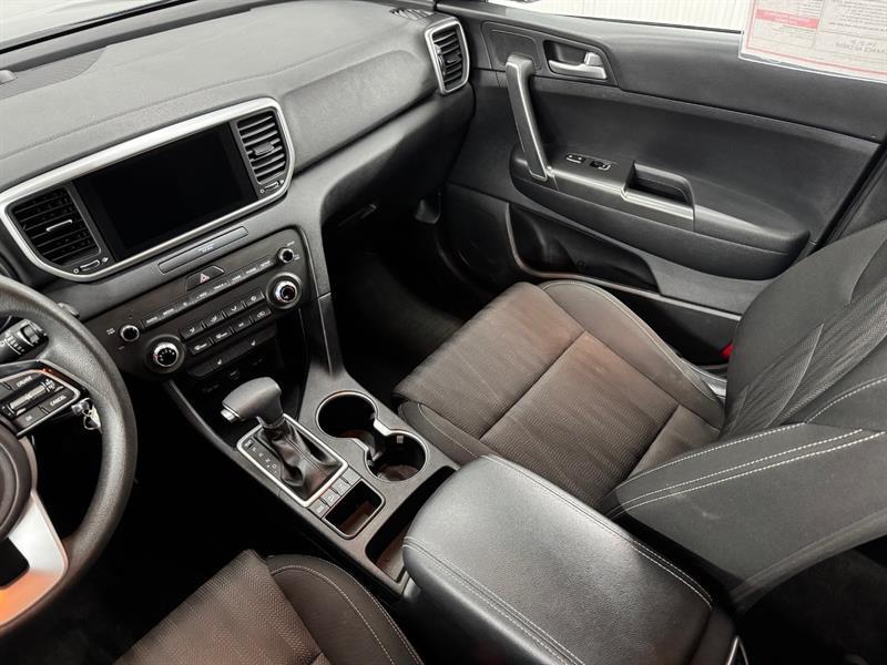 2022 Kia Sportage - Image 16