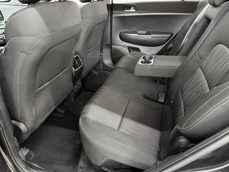 2022 Kia Sportage - Image 19