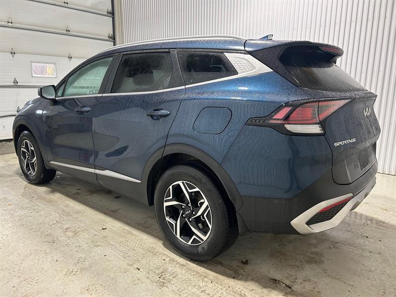 2025 Kia Sportage - Image 8