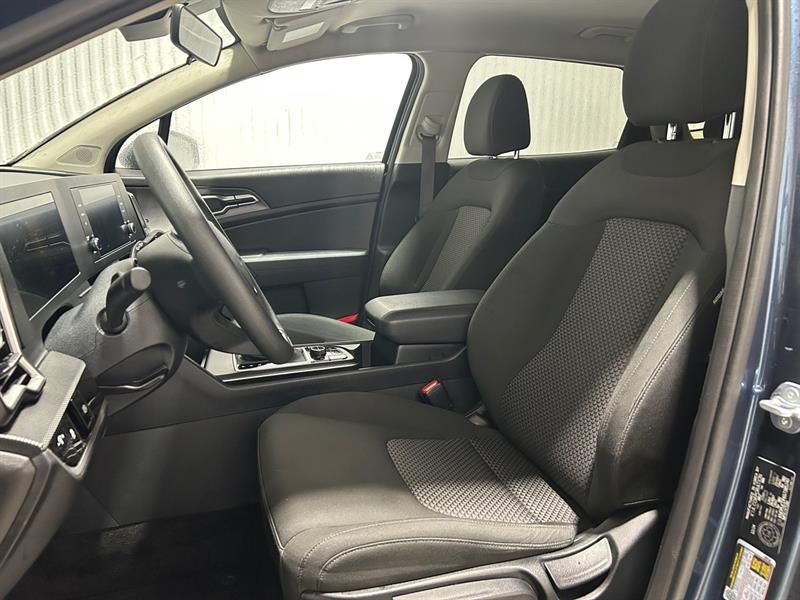 2025 Kia Sportage - Image 11
