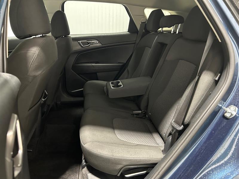 2025 Kia Sportage - Image 16