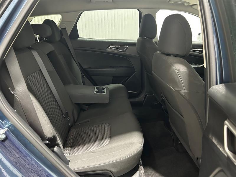 2025 Kia Sportage - Image 17