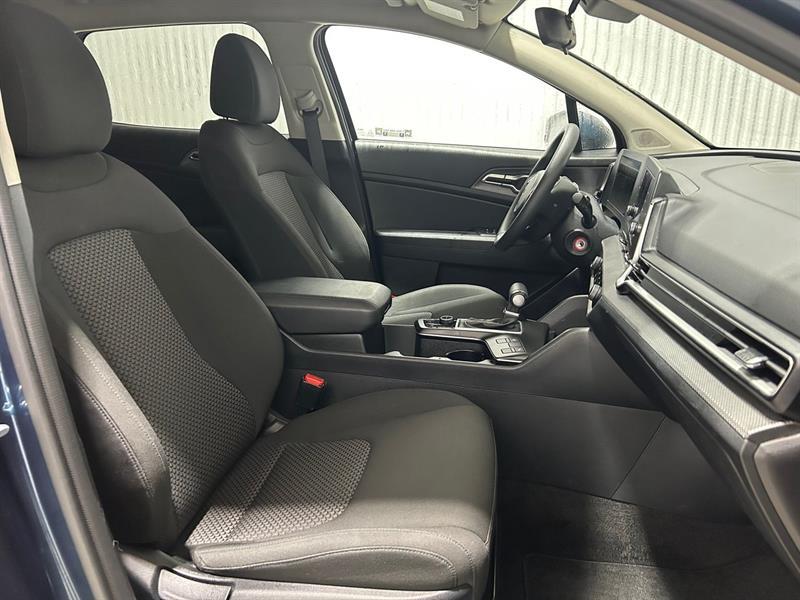 2025 Kia Sportage - Image 18