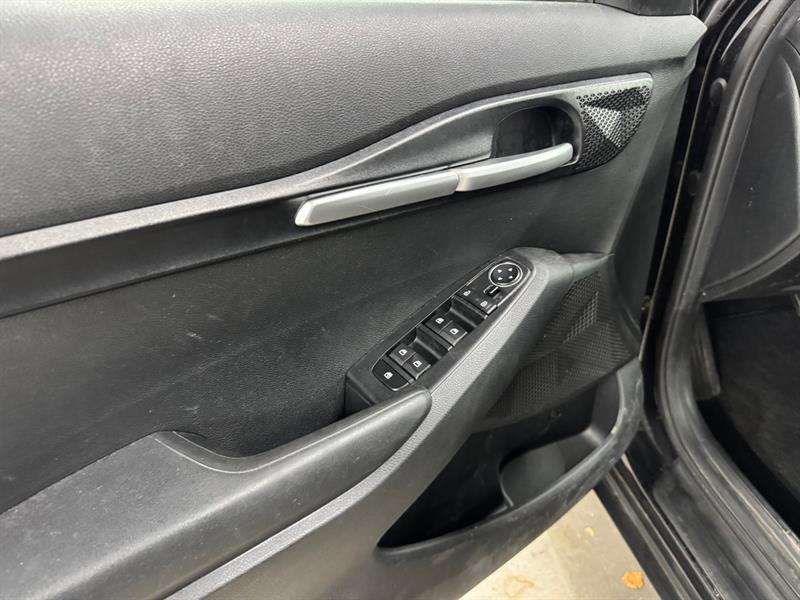 2021 Kia Seltos - Image 11