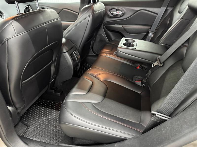 2020 Jeep Grand Cherokee - Image 16