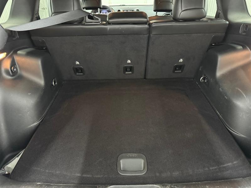 2020 Jeep Grand Cherokee - Image 23