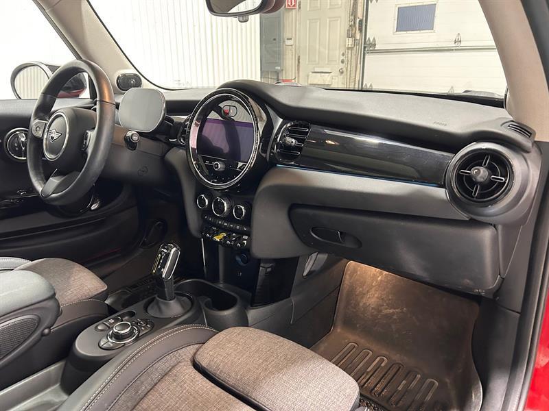 2023 Mini 3 Door - Image 17