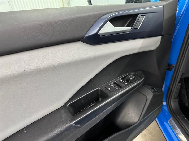 2022 Volkswagen Taos - Image 13