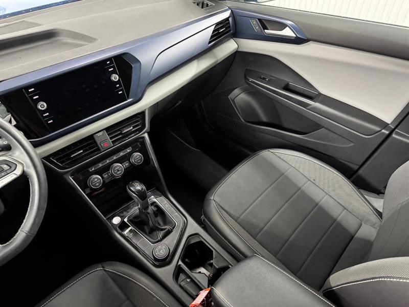 2022 Volkswagen Taos - Image 16