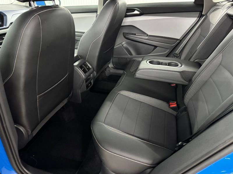 2022 Volkswagen Taos - Image 20