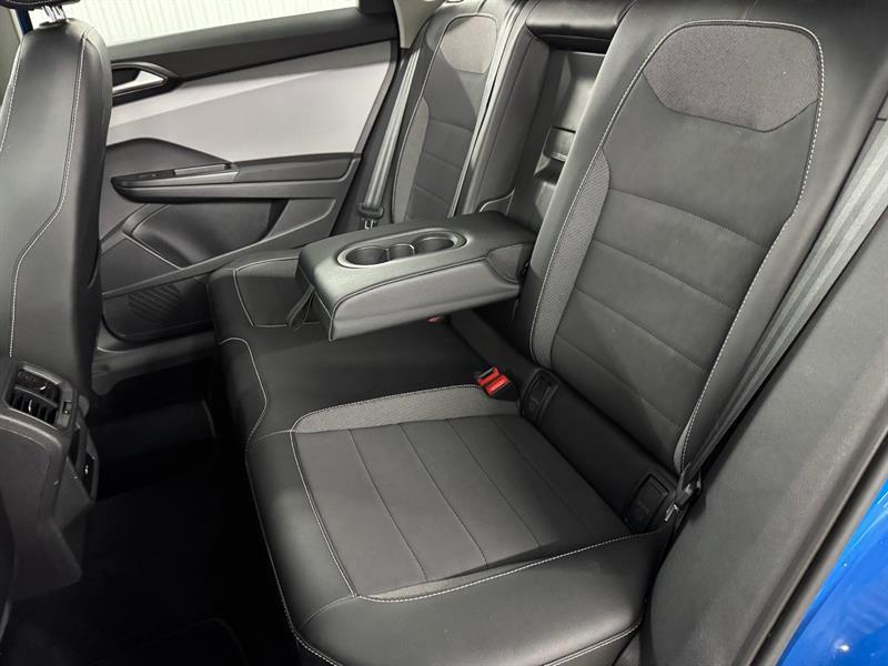 2022 Volkswagen Taos - Image 21