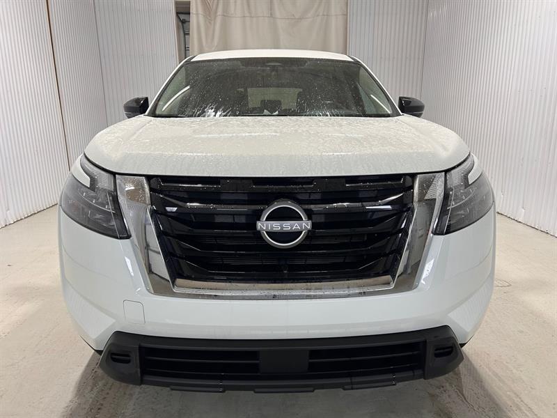 2023 Nissan Pathfinder - Image 2