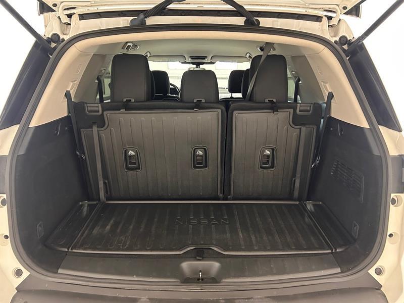 2023 Nissan Pathfinder - Image 13