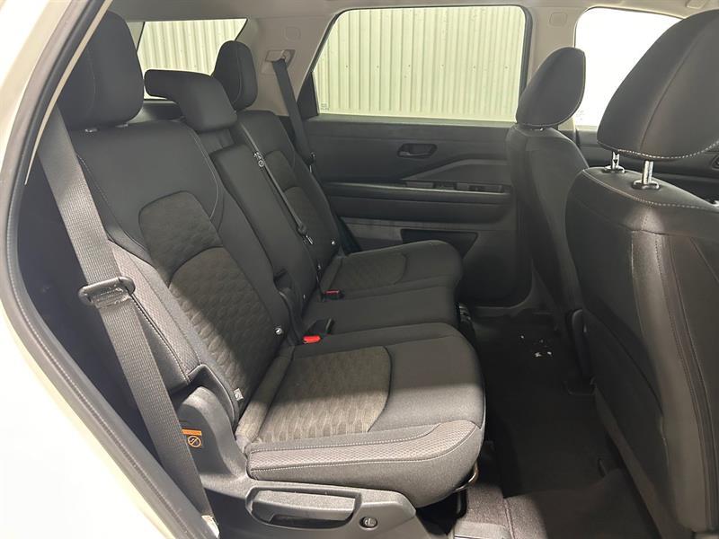 2023 Nissan Pathfinder - Image 19