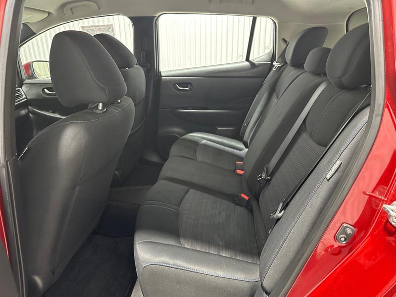 2022 Nissan Leaf - Image 13
