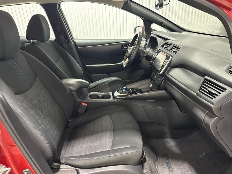 2022 Nissan Leaf - Image 16