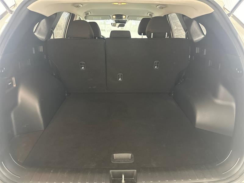 2022 Hyundai Tucson - Image 16