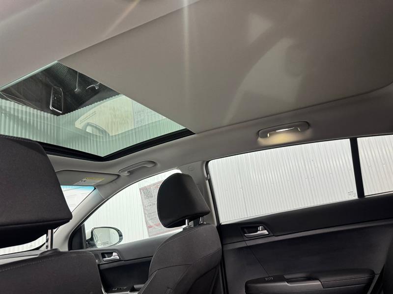2021 Kia Sportage - Image 11
