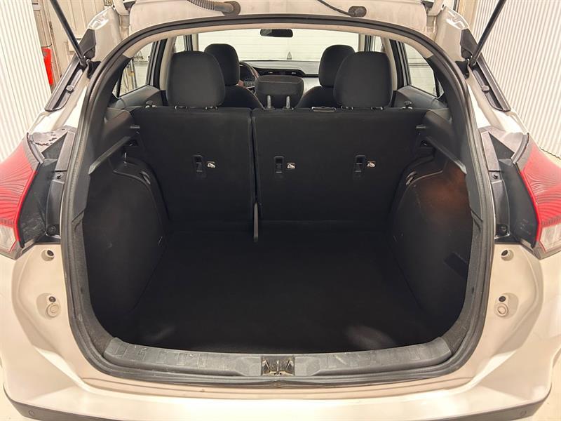 2021 Nissan Kicks - Image 10