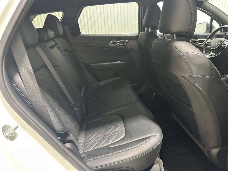 2023 Kia Sportage - Image 17