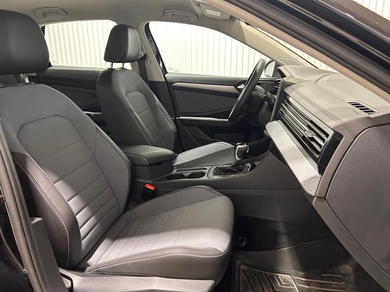 2025 Volkswagen Jetta - Image 18