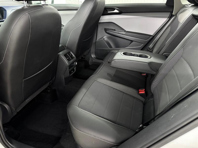 2023 Volkswagen Taos - Image 17