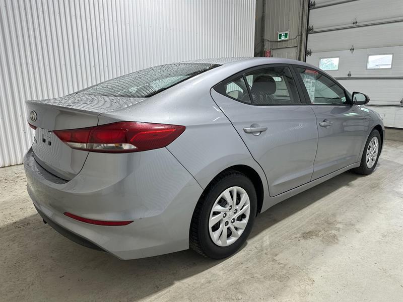 Hyundai Elantra 5