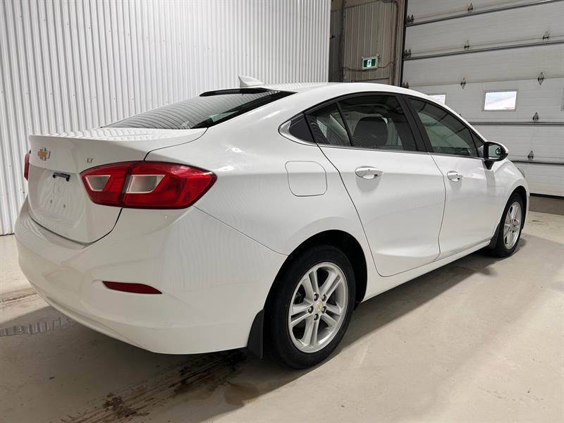 2018 Chevrolet Cruze - Image 5