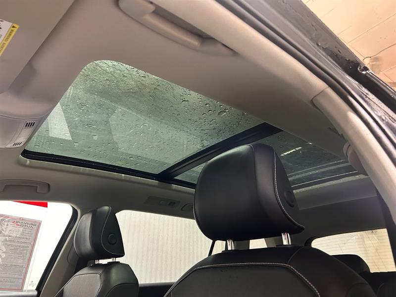 2021 Volkswagen Tiguan - Image 13