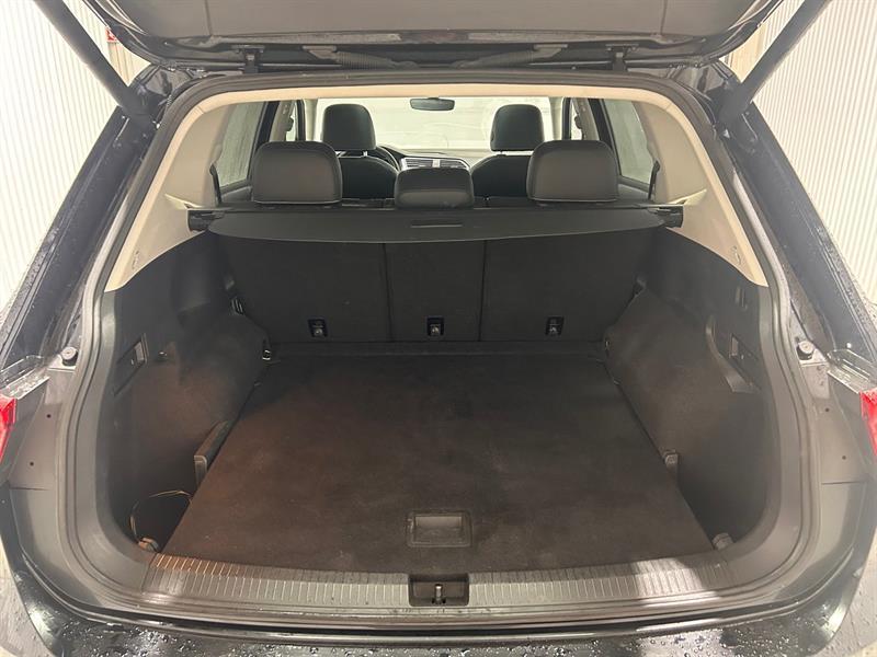 2021 Volkswagen Tiguan - Image 16