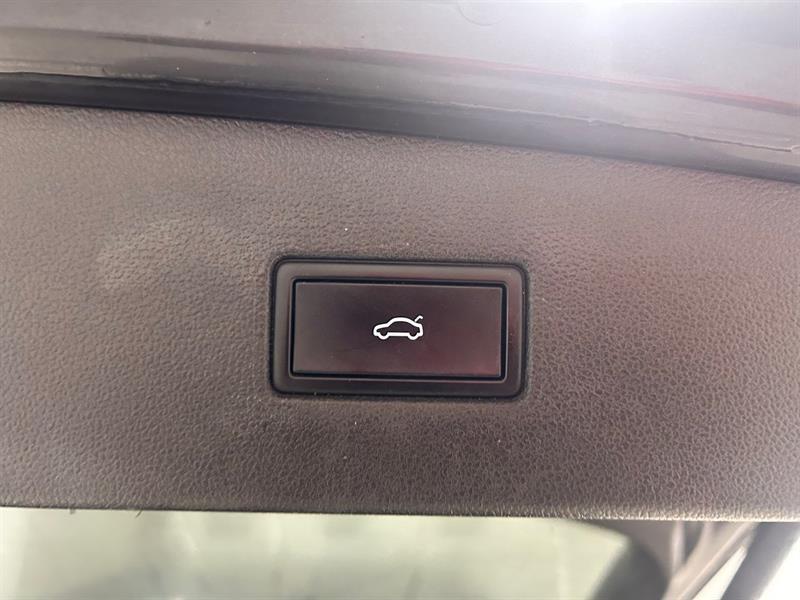 2021 Volkswagen Tiguan - Image 17