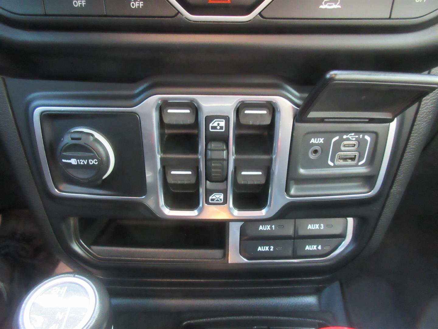 jeep Wrangler 2022 - 25