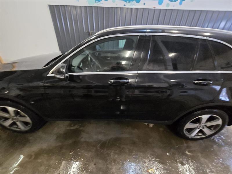 mercedes-benz GLC 300 2017 - 3