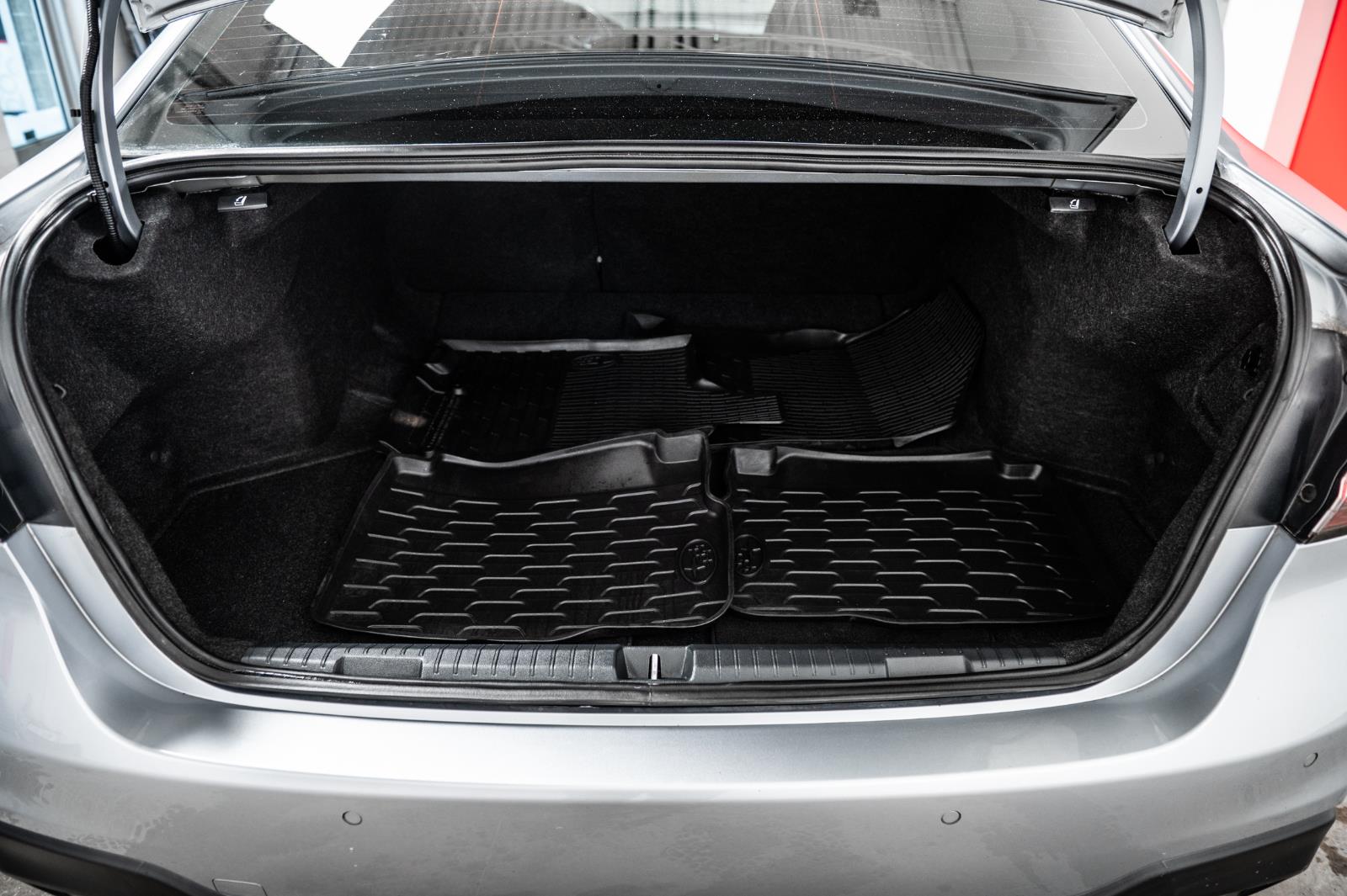 subaru Legacy 2022 - 18