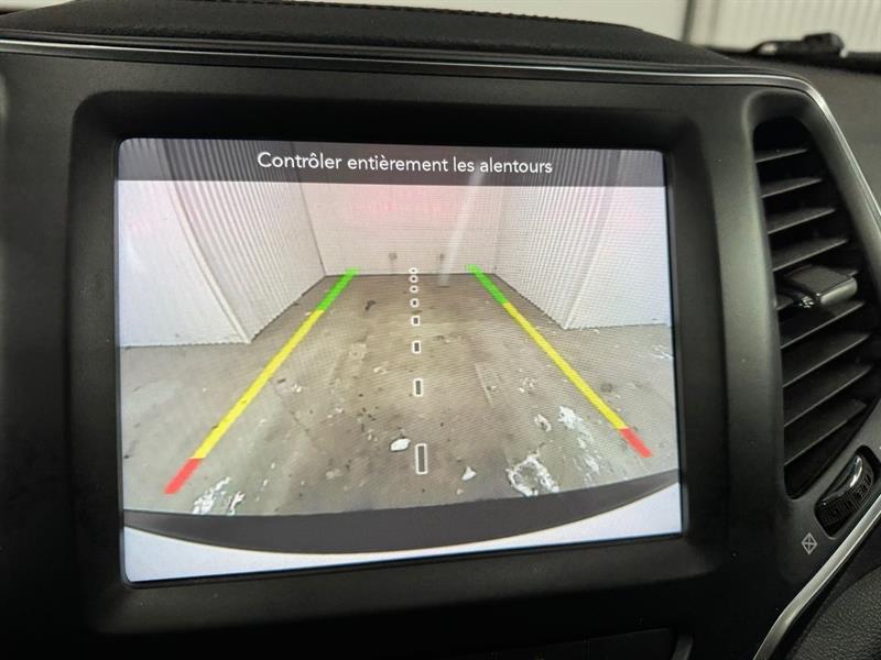 2022 Jeep Grand Cherokee - Image 10