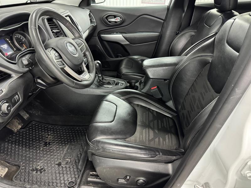 2022 Jeep Grand Cherokee - Image 16