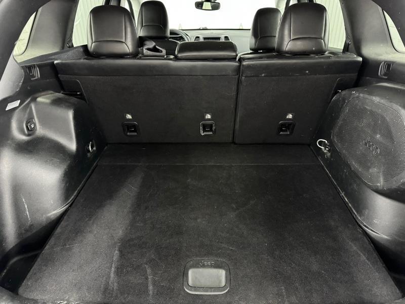 2022 Jeep Grand Cherokee - Image 22