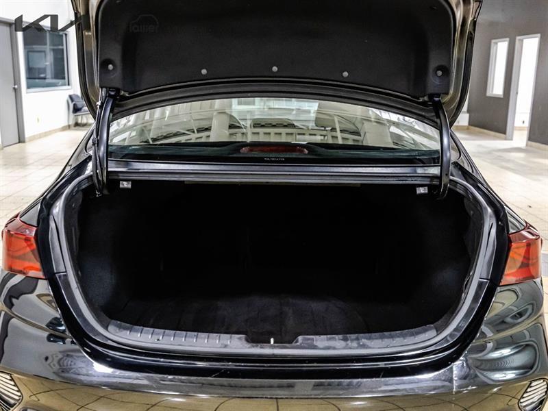 2022 Kia Forte - Image 18