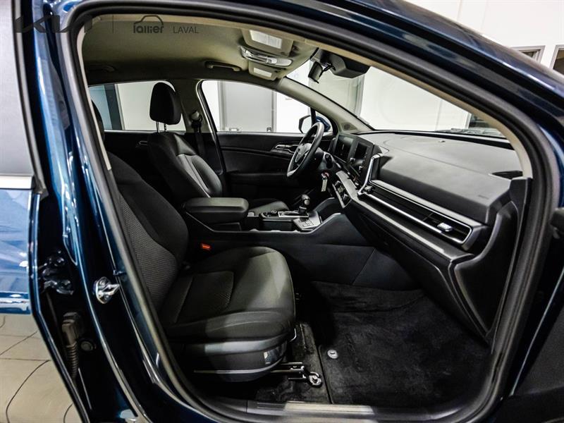 2025 Kia Sportage - Image 13