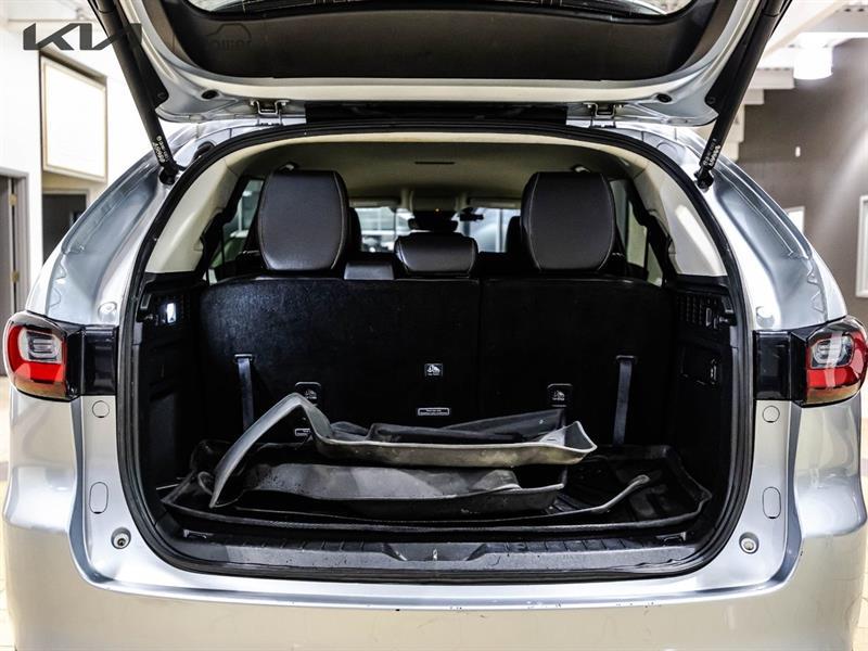 2024 Mazda CX-90 - Image 17