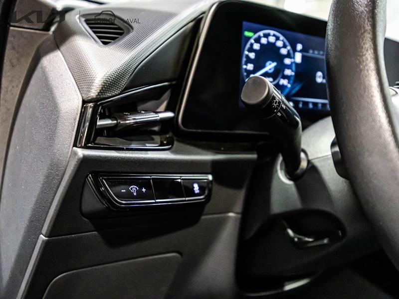 2025 Kia Niro - Image 12