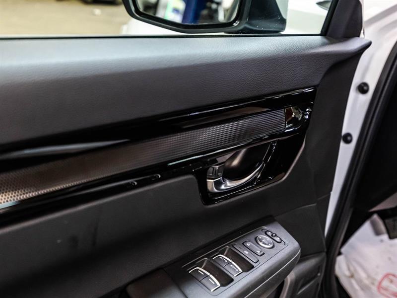 2025 Honda CR-V - Image 11