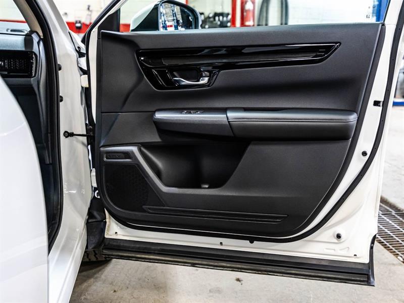 2025 Honda CR-V - Image 17