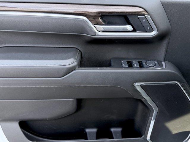 chevrolet Silverado 1500 2025 - 12