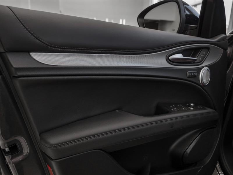 alfa romeo Stelvio 2025 - 18